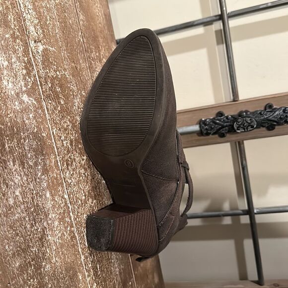 Booties size 8 - Picture 5 of 6